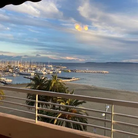 Appartement T2 Avec Terrasse Vue Au Lavandou - Fr-1-308-167 *
