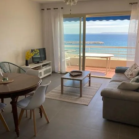 T2 Avec Terrasse Vue Au Lavandou - Fr-1-308-167 *