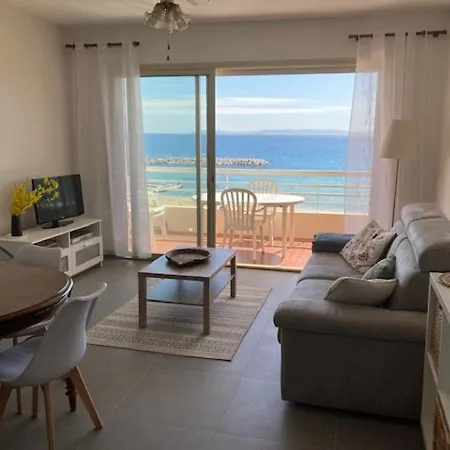 Appartement T2 Avec Terrasse Vue Au Lavandou - Fr-1-308-167