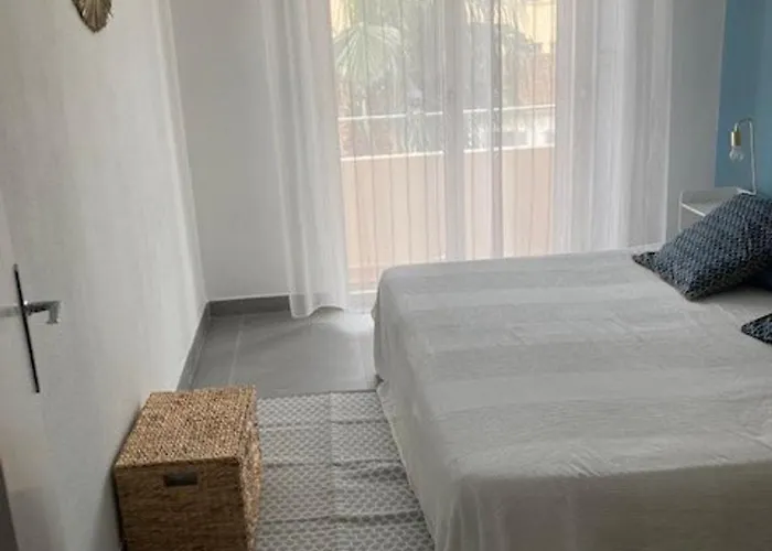 公寓 T2 Au Lavandou Avec Terrasse Vue - Fr-1-308-167