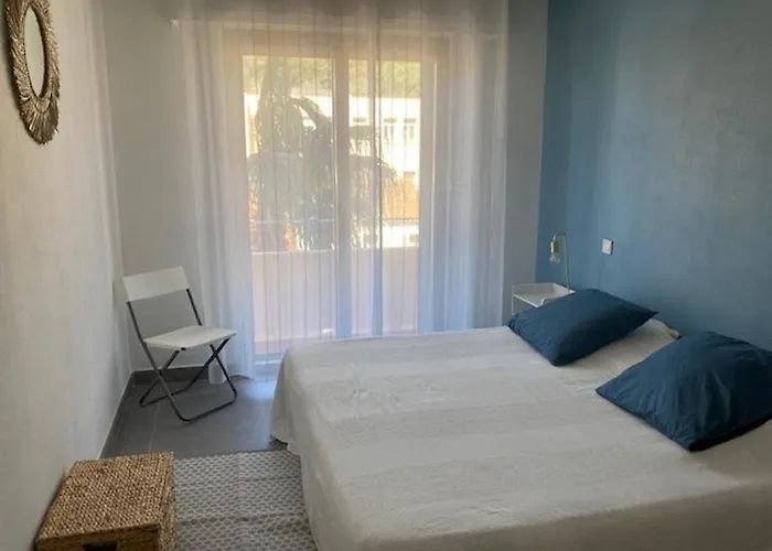 Apartment T2 Au Lavandou Avec Terrasse Vue - Fr-1-308-167 *